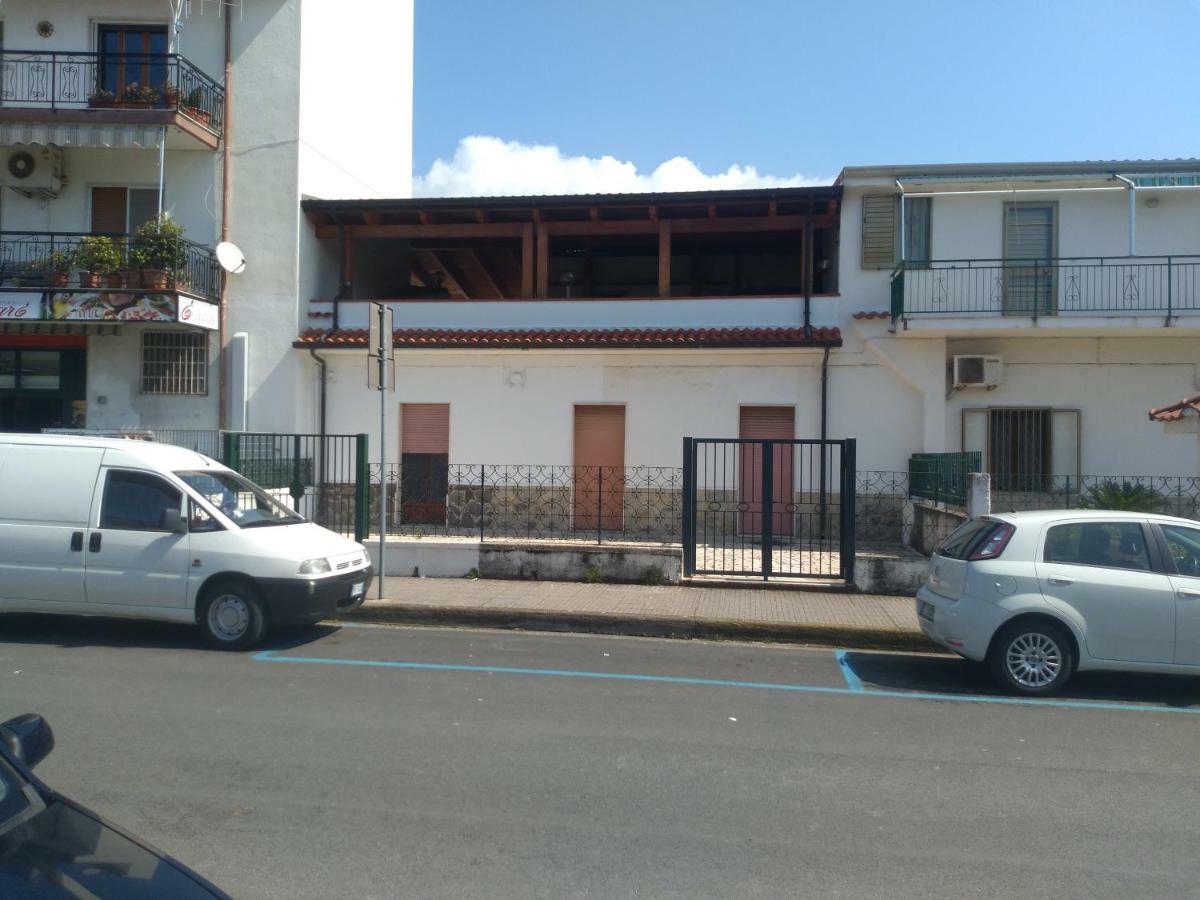 Mary&Bi Apartment Scalea Bagian luar foto