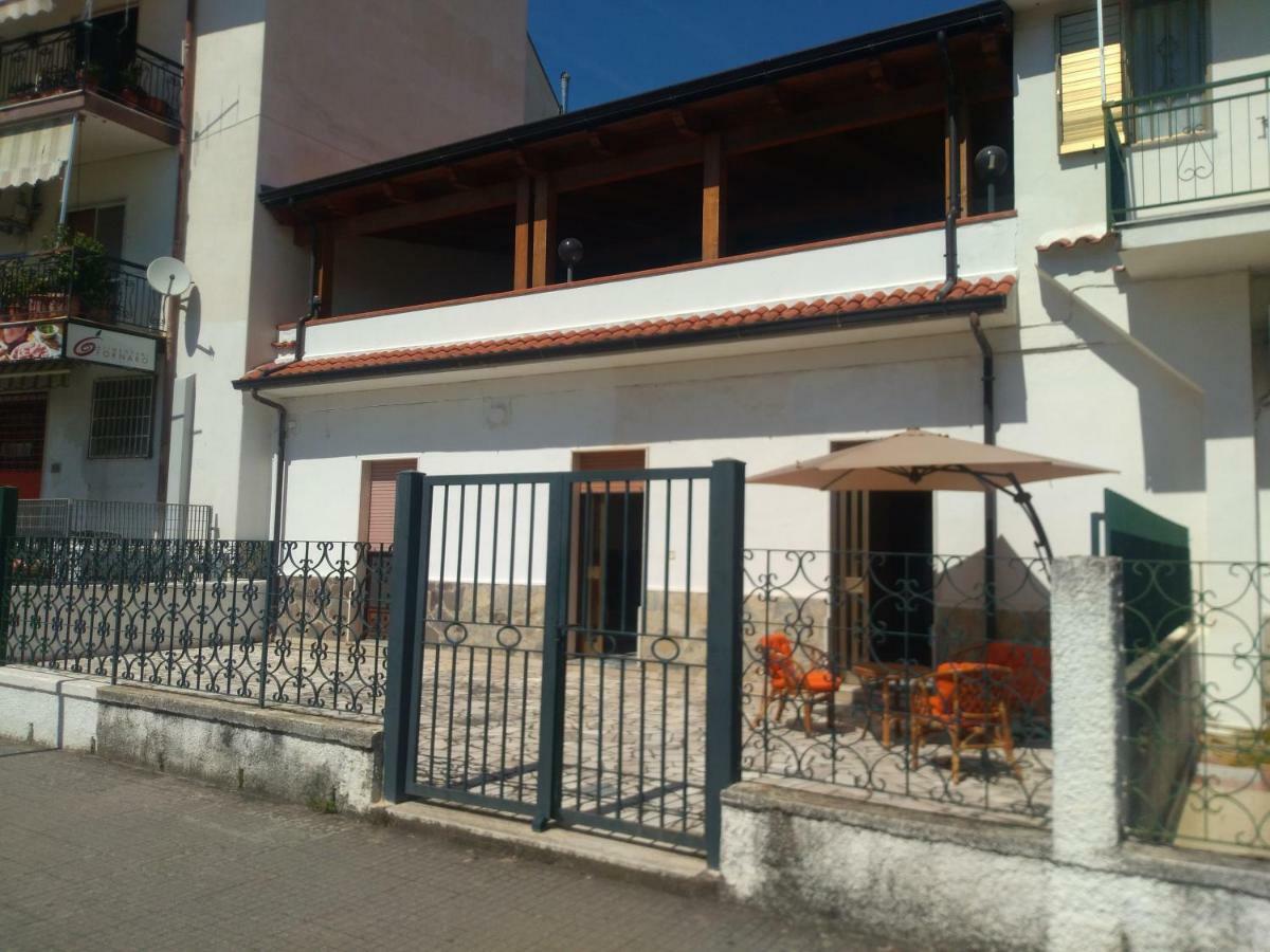 Mary&Bi Apartment Scalea Bagian luar foto